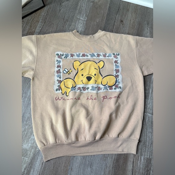 VTG Disney Winnie The Pooh Bear Sweatshirt Crewneck Graphic Beige Tan Size M - Picture 2 of 11